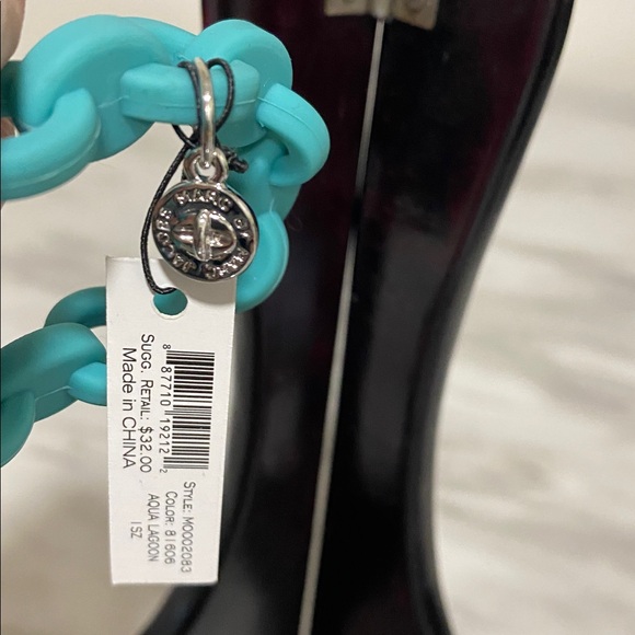 Marc by Marc Jacobs Aqua Lagoon Turnlock Silicone Stretch Bracelet - Picture 8 of 9